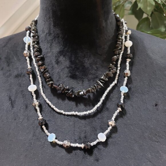 Women's Multicolor Triple Layer Classic Beaded Fashion Jewelry Necklace - Picture 1 of 5